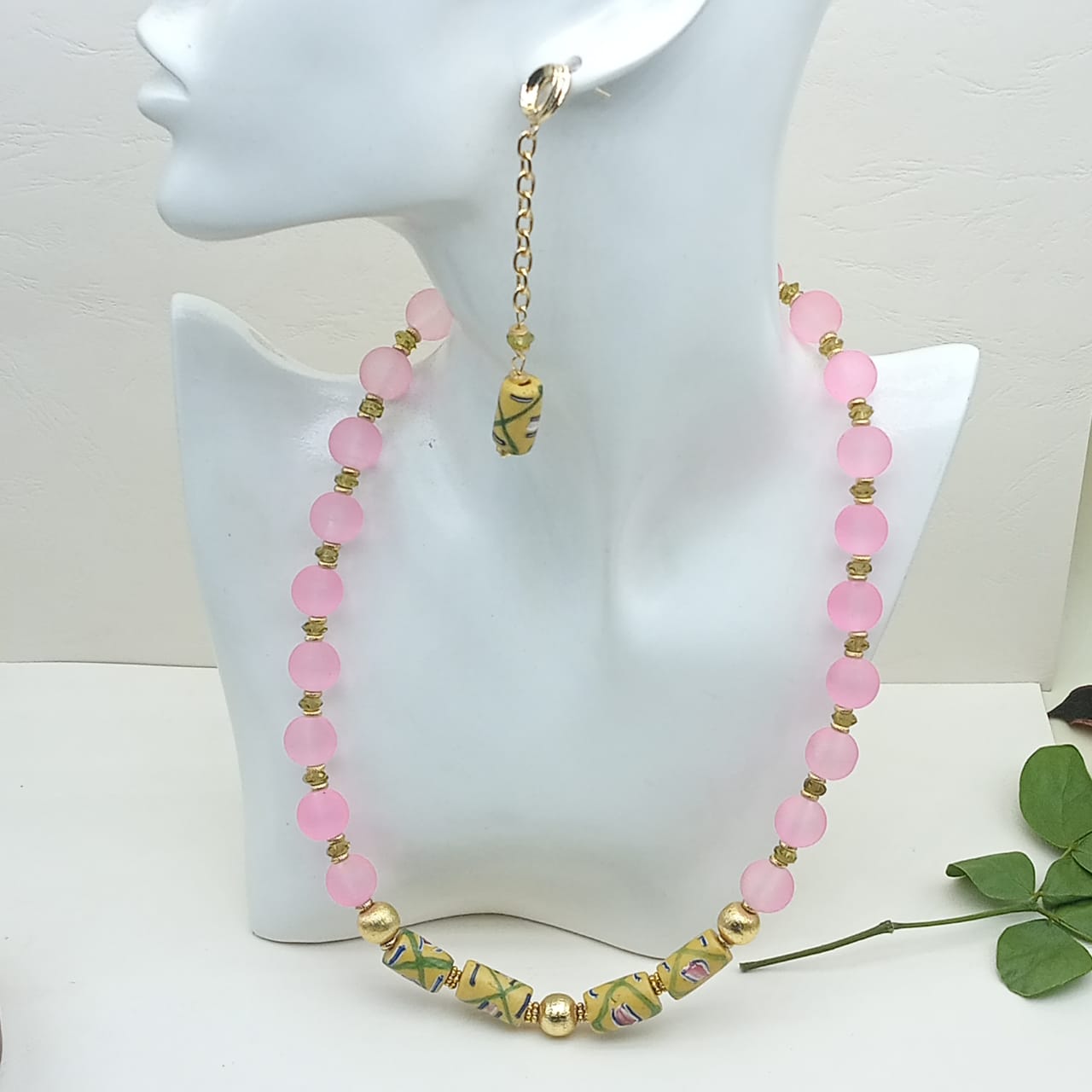 Parure en perles Millefiori et perles Fluo Rose image