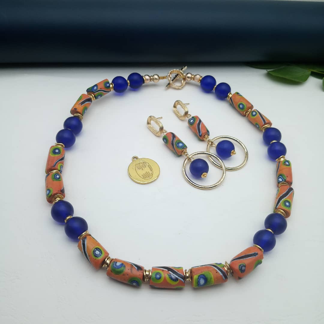 Parure en perles Millefiori et perles Fluo bleu image hover