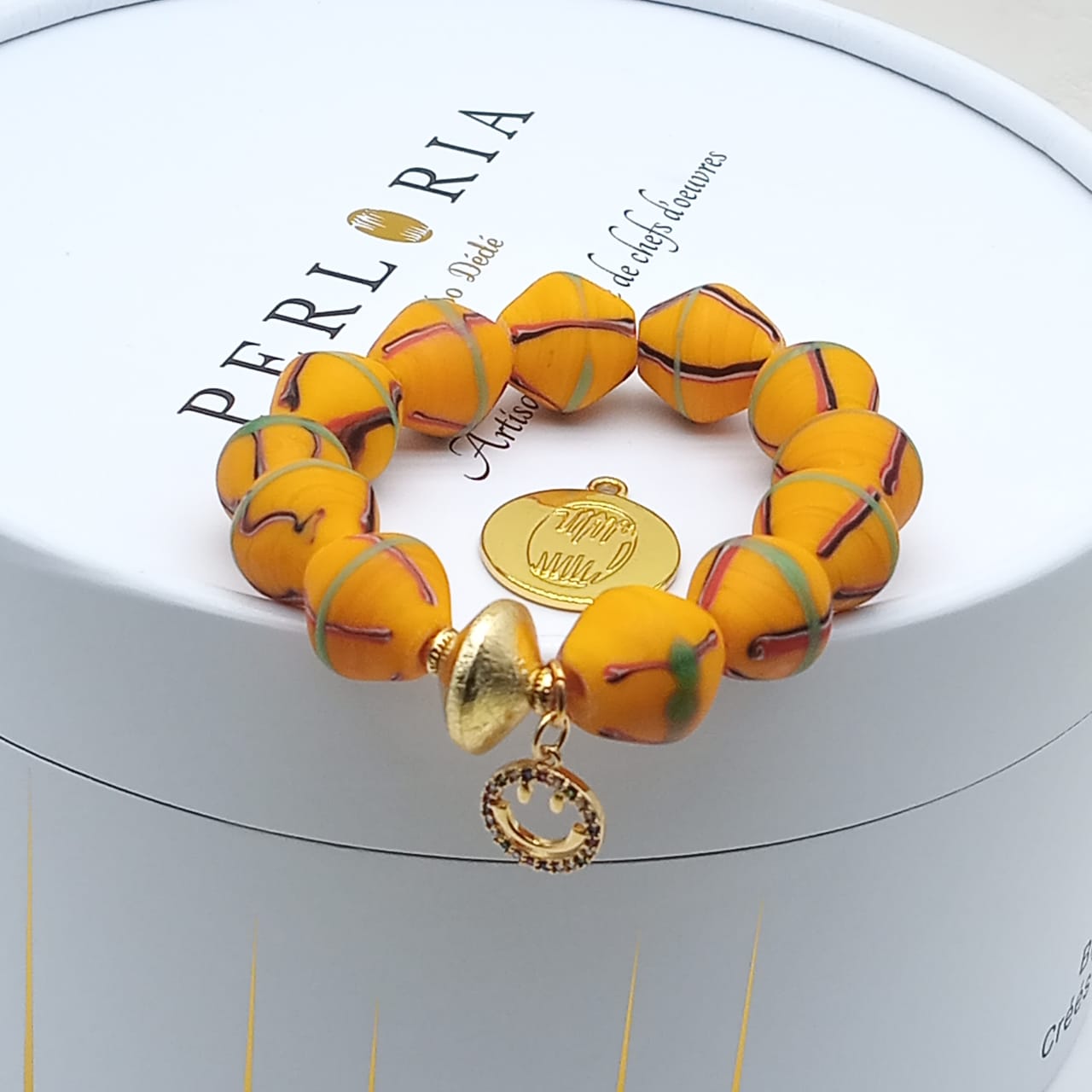 Bracelet en perles anciennes Hego image hover