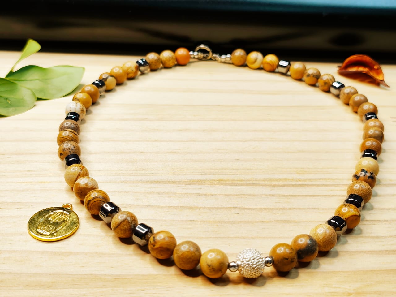 Collier pour homme en perles de Jaspe paysage image hover