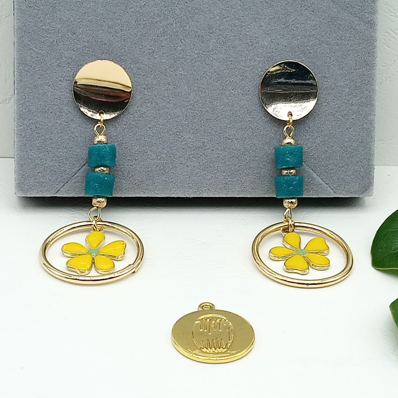 Boucles d'oreilles en perles artisanales image