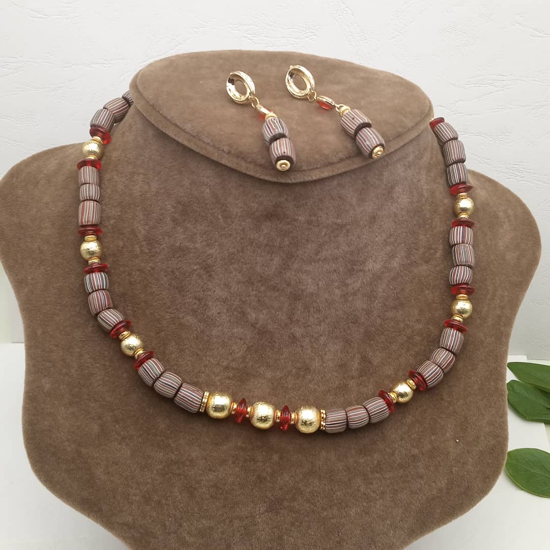 Parure en perles Ahonlivi image hover