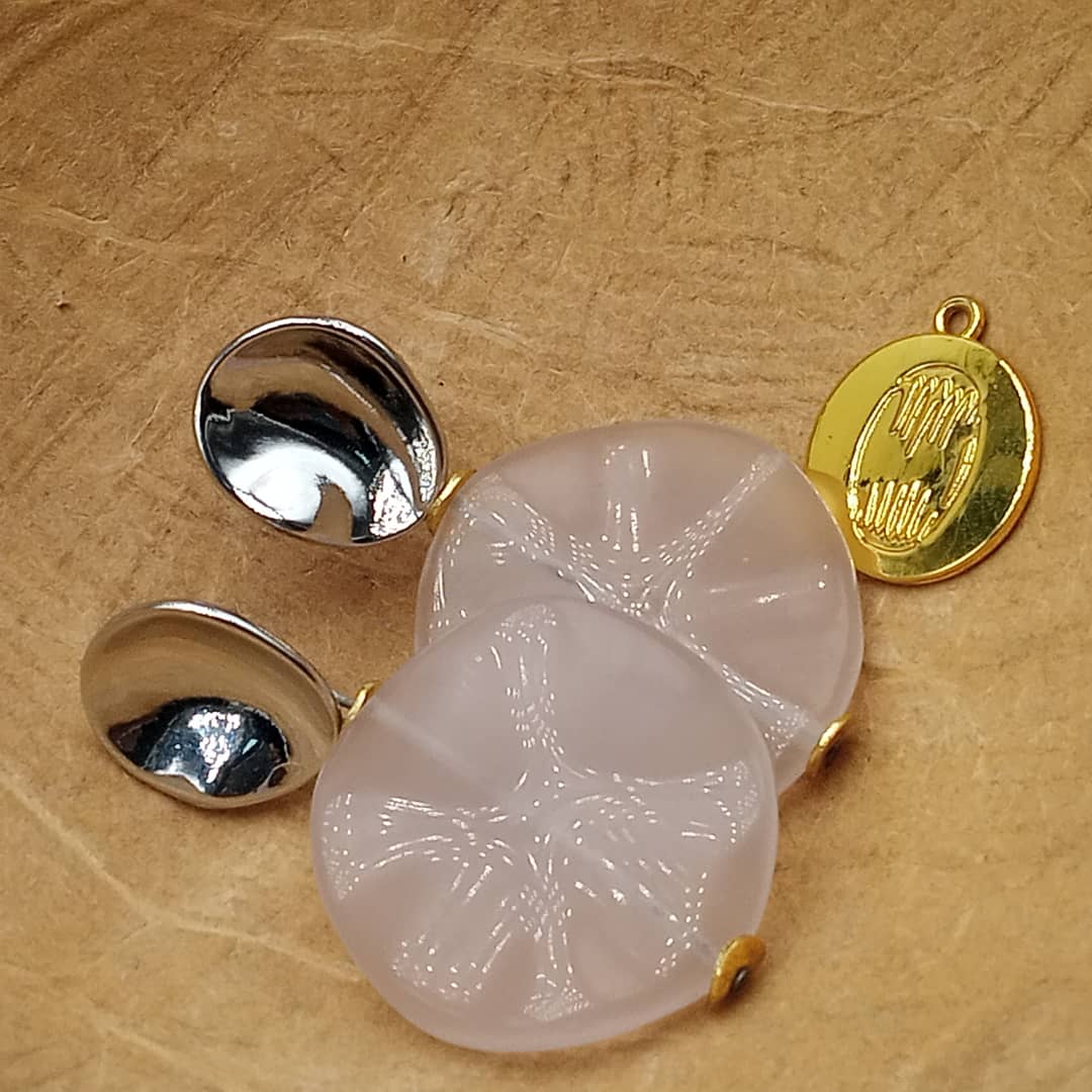 Boucles d'oreilles en perles Quartz Rose argent image hover