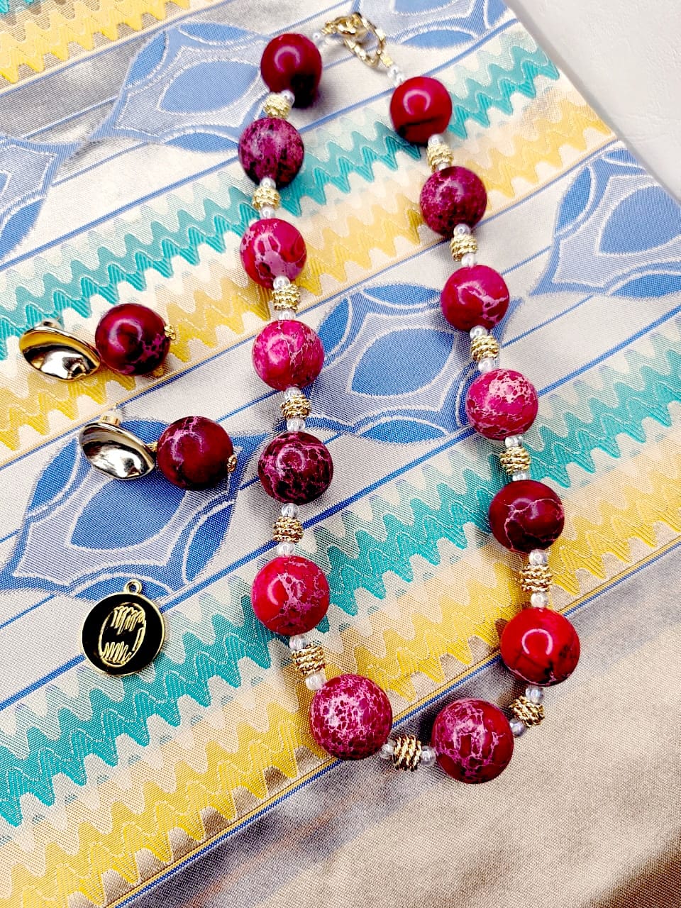 Parure en perles semi-précieuses et perles d'eau douce image