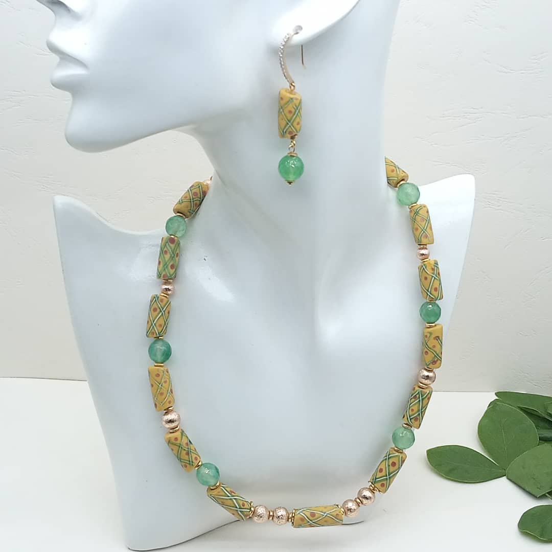 Parure en perles Millefiori et perles d'Agates image