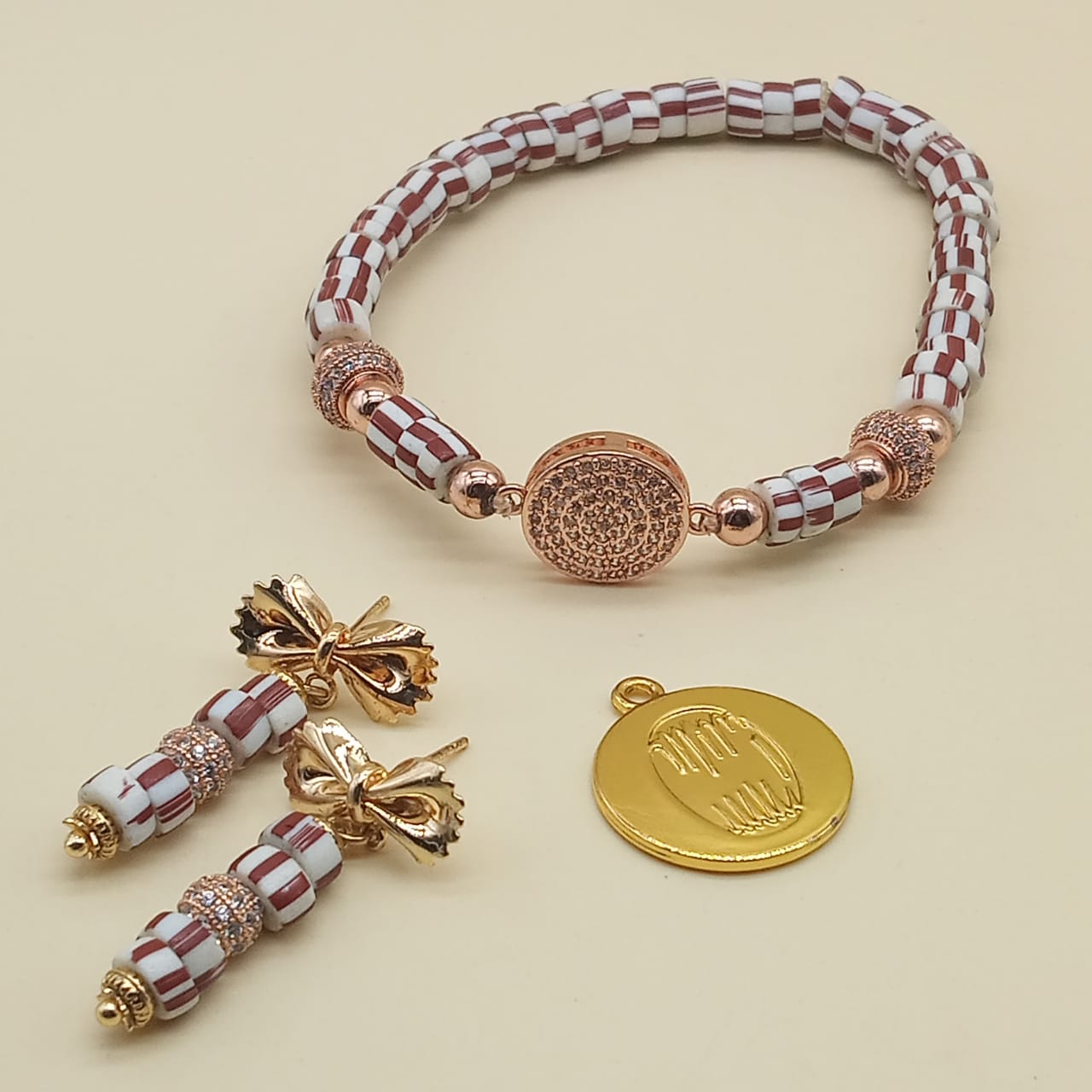 ensemble Bracelet et Boucles d'oreilles Fiodoutsou image