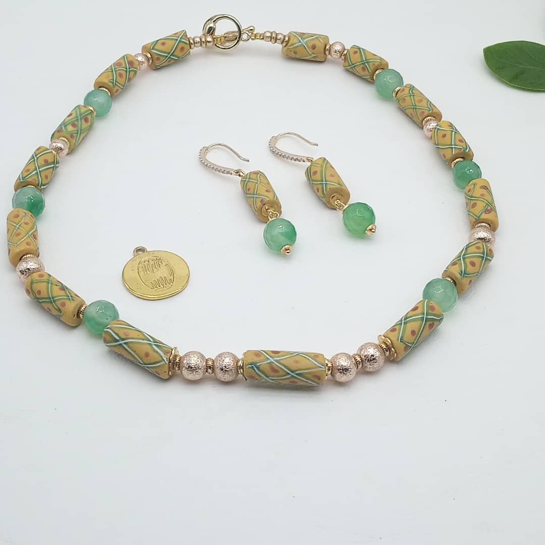 Parure en perles Millefiori et perles d'Agates image hover